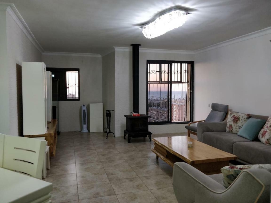 Spacious Apt. W/ Seaview, Fireplace & Netflix Acra Exterior foto